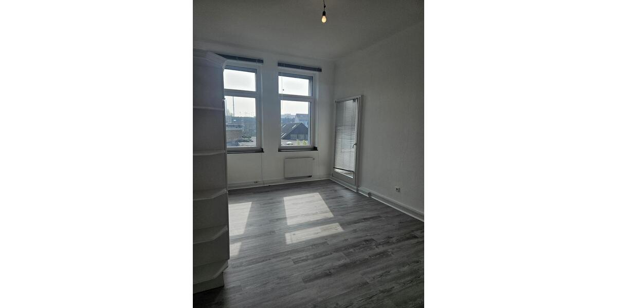 Etagenwohnung Leverkusen - 4 Zimmer, 150 m&sup2;, 1.395&euro; | Angebot:26357528