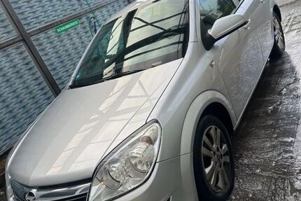 Opel Astra 180.000 km 2.300 € Hilden 40724