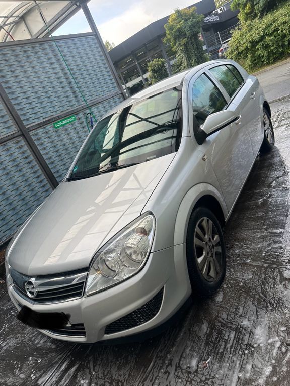 Opel Astra 180.000 km 2.300 € Hilden 40724