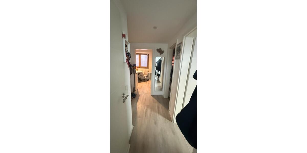 Dachgeschoßwohnung Hürth - 1 Zimmer, 42 m&sup2;, 1.210&euro; | Angebot:25616666