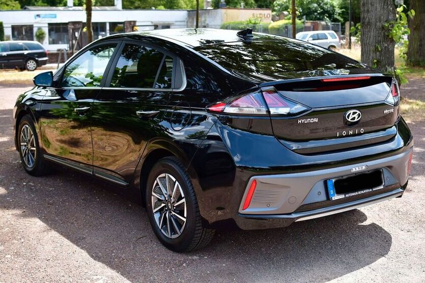 IONIQ