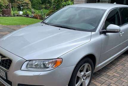 Volvo V70 120.000 km 9.800 &euro; Hückeswagen, Schloss-Stadt 42499