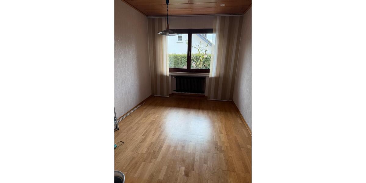 Erdgeschoßwohnung Niederkassel - 4 Zimmer, 85 m&sup2;, 1.400&euro; | Angebot:26396471