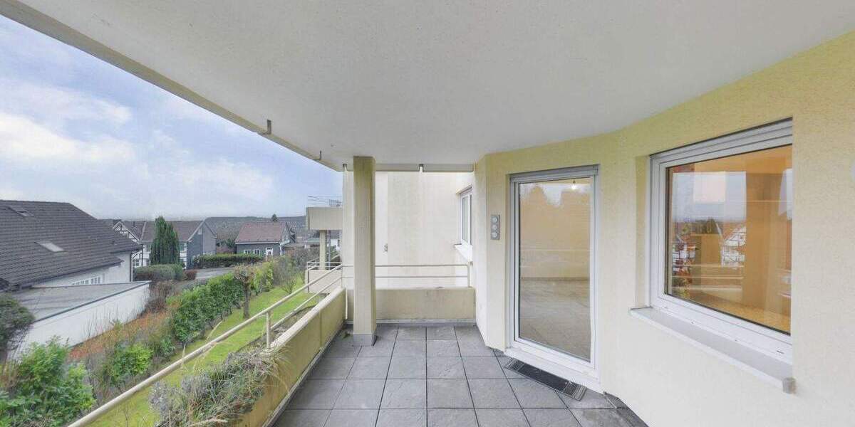 Helle und freundliche Wohnung mit Blick über Leichlingen und 2 Stellplätzen 3 zimmer