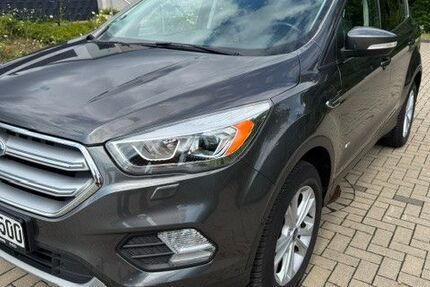 Ford Kuga 97.000 km 13.400 &euro; Bergisch Gladbach 51465