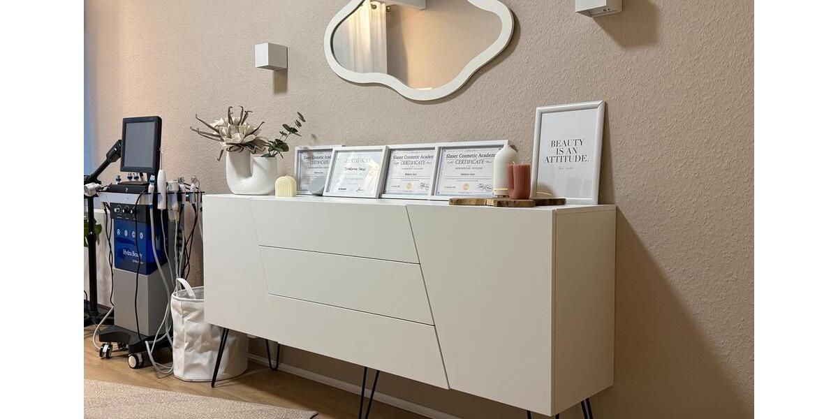 Sonnenstudio mit 5 Solarien + Behandlungsraum zu Verkaufen zimmer