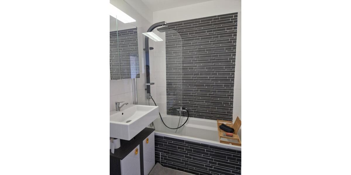 Bezugsfertig & modern:3-Zi-Wohnung mit Einbauküche, Balkon&Garage 3 zimmer