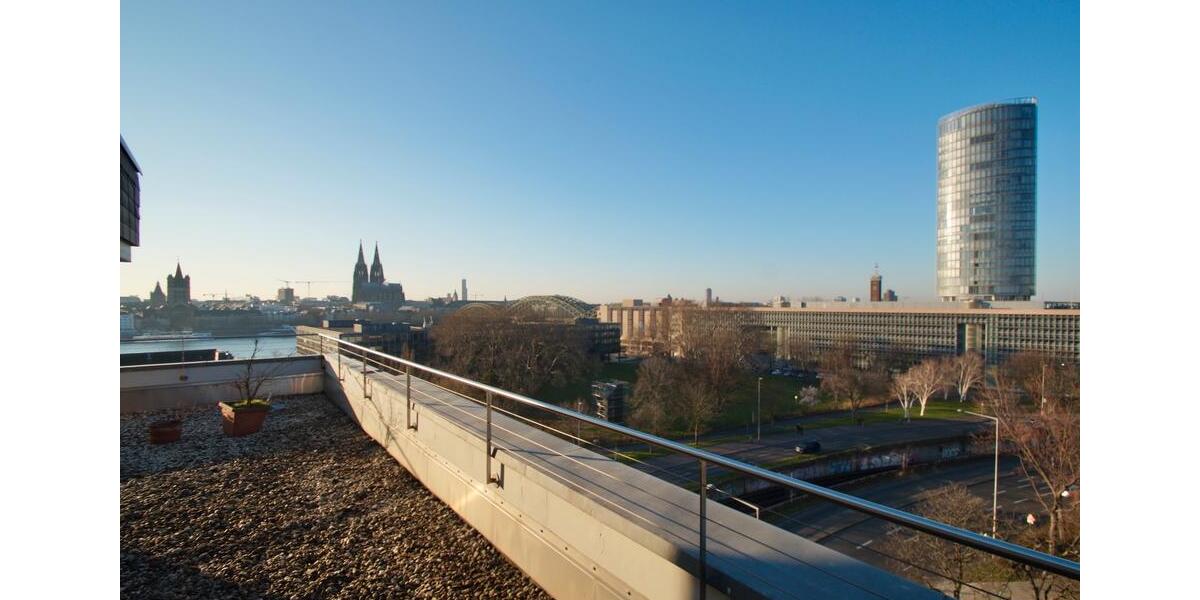 CITYHOUSE: Penthouse - Kölns schönster Blick auf den Dom! 90 m² Terrasse in Süd-West-Ausrichtung 3 zimmer