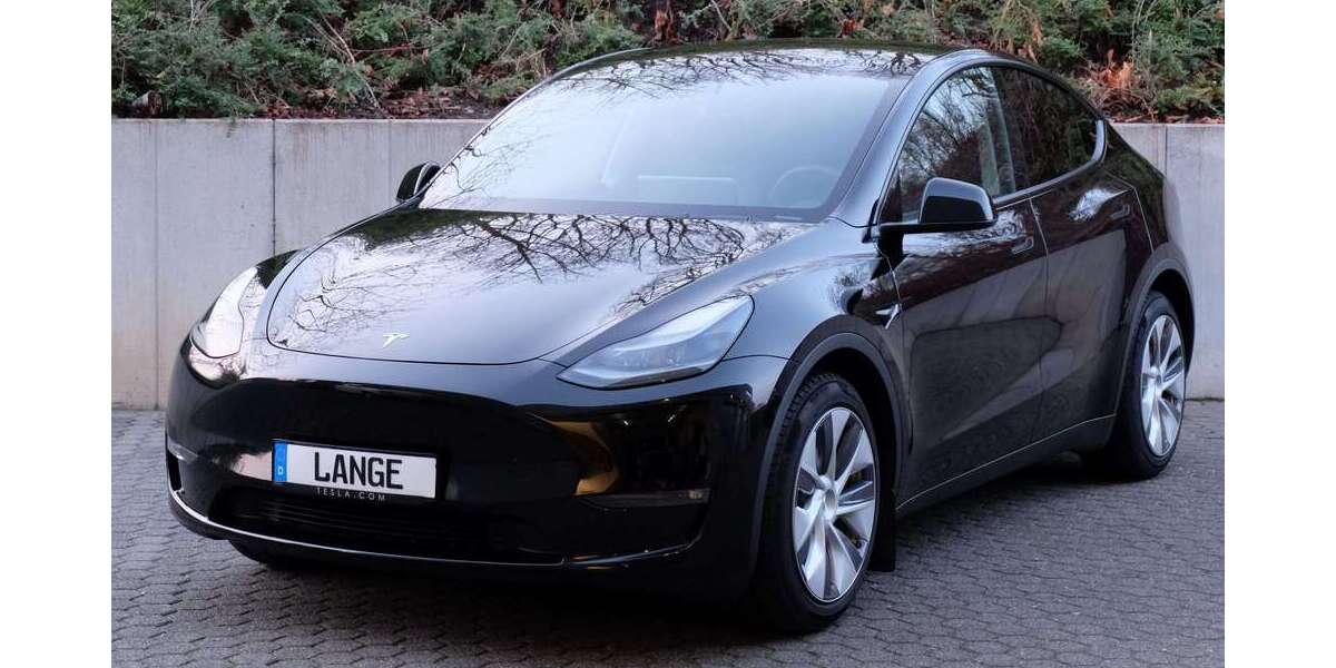 Tesla Model Y 40.123 km 30.600 &euro; Köln 50996