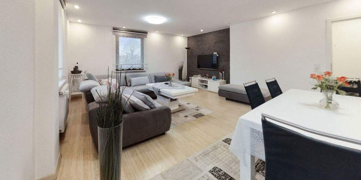 Familien sind hier willkommen! Gepflegte Wohnung mit Balkon in Rösrath 3 zimmer