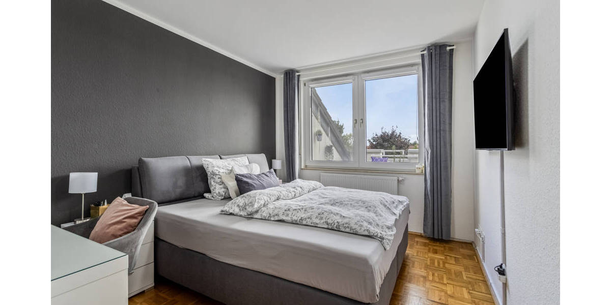 *** Lichtdurchflutete Dachgeschosswohnung mit zwei sonnigen Dachterrassen in Top-Lage *** 2 zimmer