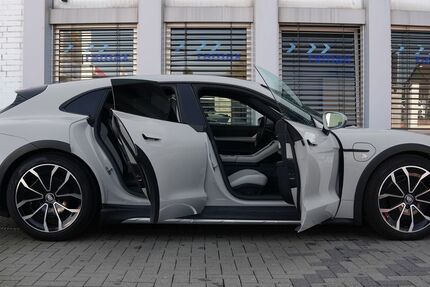 Porsche Taycan 33.000 km 73.900 &euro; Hürth (bei Köln) 50354