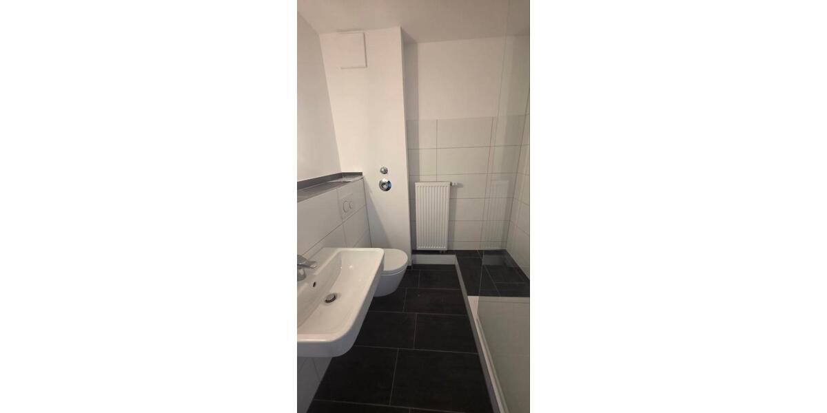 Vermietung: Sanierte & voll möblierte 2-Zimmer-Wohnung mit Balkon 2 zimmer