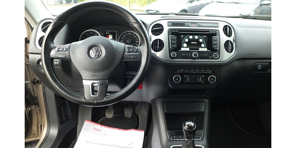 VW Tiguan WM26:CUP SPORT NAVI PARKPILOT TEMPOMAT 88.859 km 10.908 &euro; Köln 50858