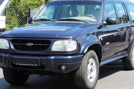 Ford Explorer 206.000 km 6.490 &euro; Köln-Rath 51107