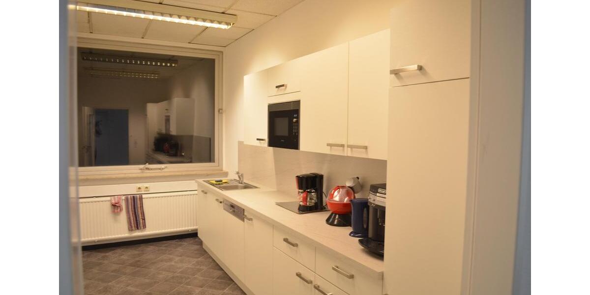 Gewerbe Raum mieten BürosPraxis 64m² (Doppelraum 40m² + 24m²) In zimmer