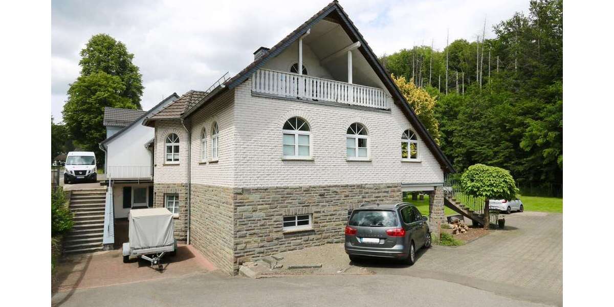 Etagenwohnung Lindlar - 6 Zimmer, 229 m&sup2;, 1.600&euro; | Angebot:27144304
