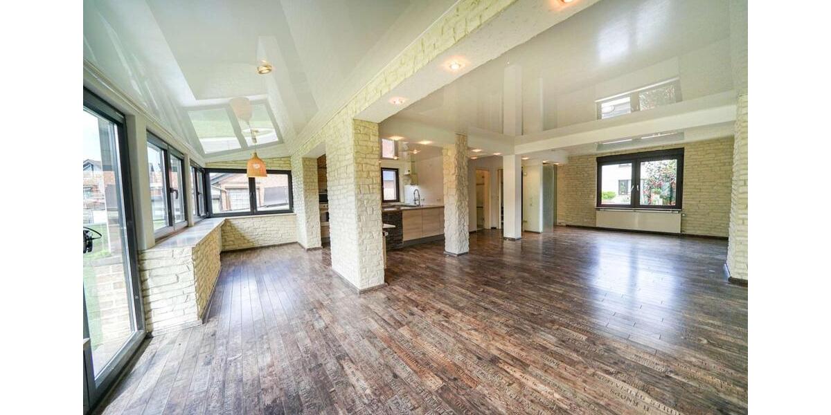 *TOP MIETPREIS: Geräumige Doppelhaushälfte mit großem Garten & Außenbereich in Düsseldorf-Wersten* 5 zimmer