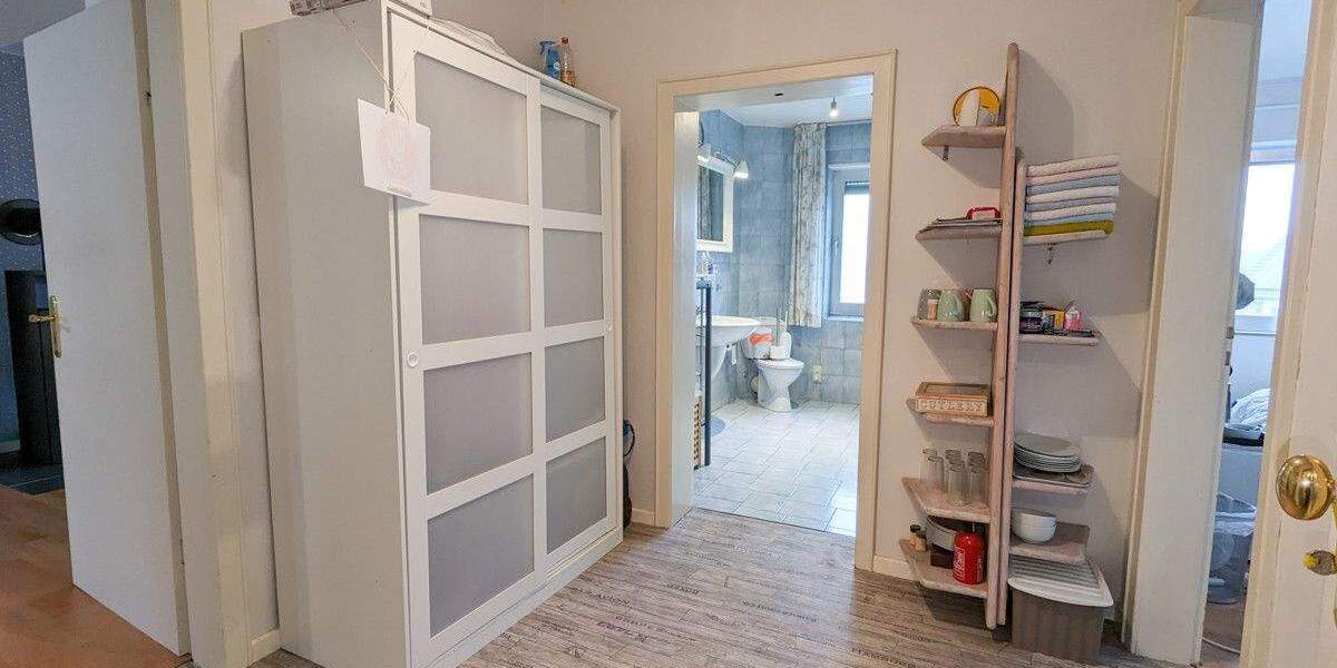 Gepflegtes 1-2-Familienhaus mit Palmengarten und Garage sucht nette Eigentümer 7 zimmer