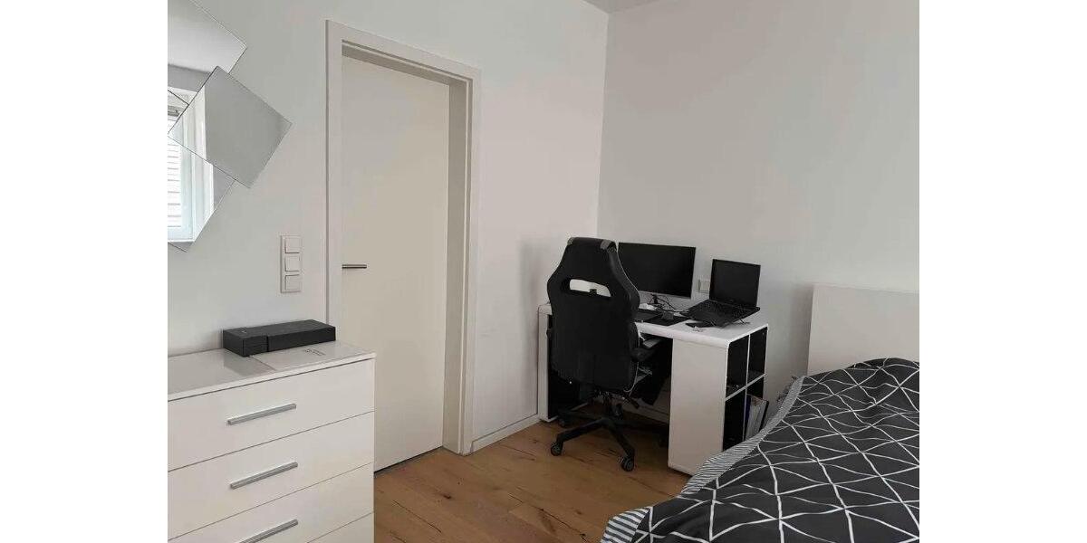 Etagenwohnung Düsseldorf Stadtmitte - 2 Zimmer, 71 m&sup2;, 1.175&euro; | Angebot:26236673