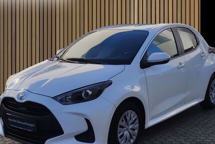 Toyota Yaris 30.414 km 14.390 &euro; Leverkusen 51381