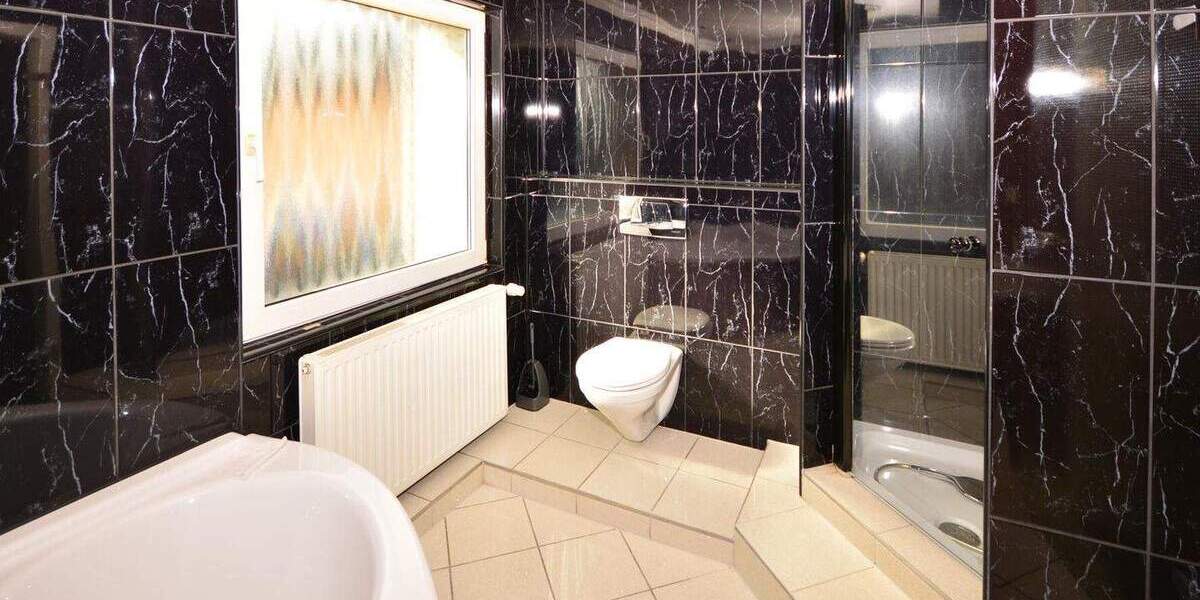 Wohn- und Geschäftshaus in zentraler Lage von Wesseling (bezugsfrei) 4 zimmer