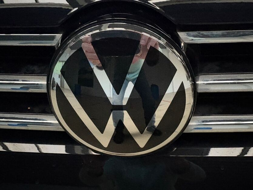 VW Caddy 73.941 km 14.875 € Erkrath 40699