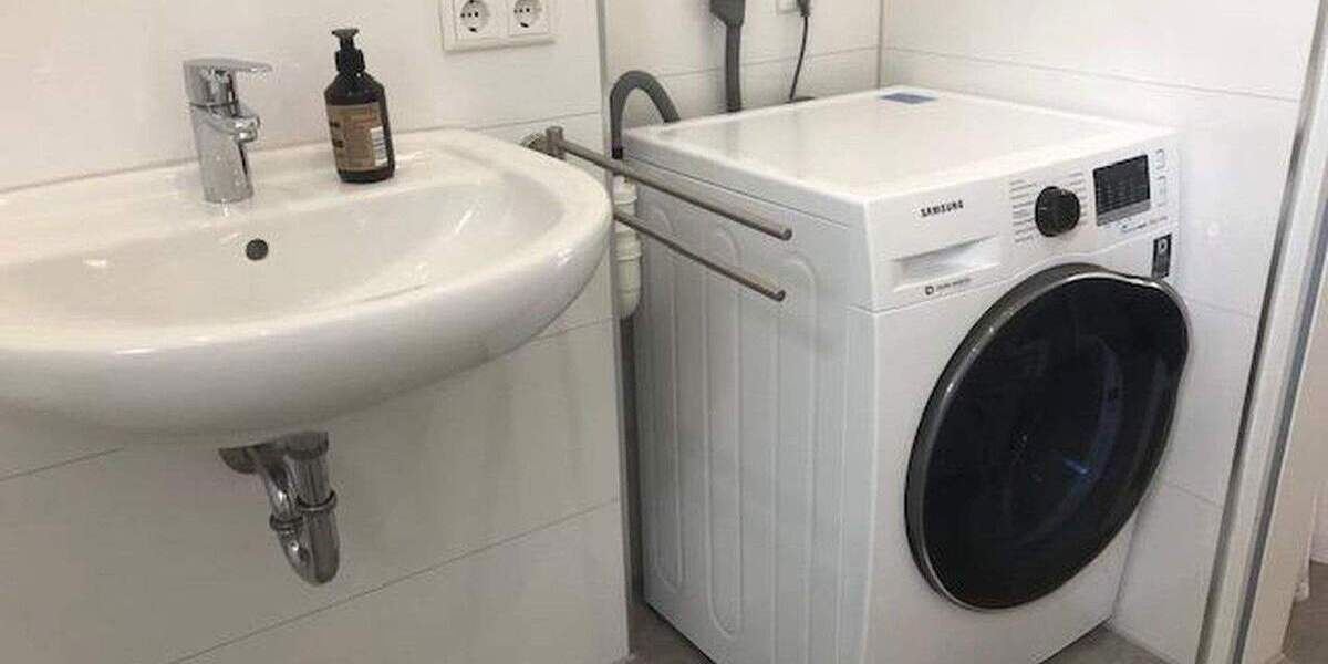 Erstklassige Lage am Rhein - Charmantes Altbauflair für Individualisten - teilmöbliert 2 zimmer