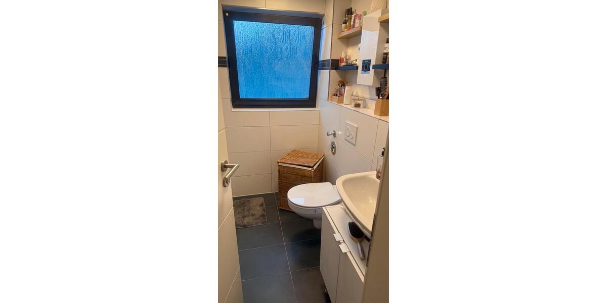 Dachgeschoßwohnung Hürth - 1 Zimmer, 42 m&sup2;, 1.210&euro; | Angebot:25616666