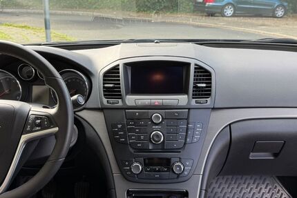 Opel Insignia 52.159 km 9.999 € Düsseldorf 40629