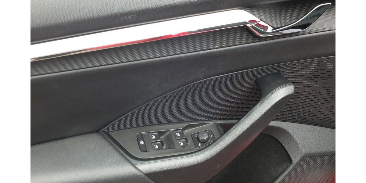 Skoda Octavia KUNDENAUFTRAG: STYLE NAVI BLUETOOTH PARKPI 53.254 km 19.904 &euro; Köln 50858