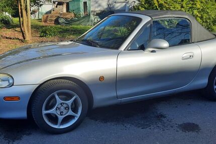 Mazda MX-5 116.000 km 6.700 &euro; Leverkusen 51379