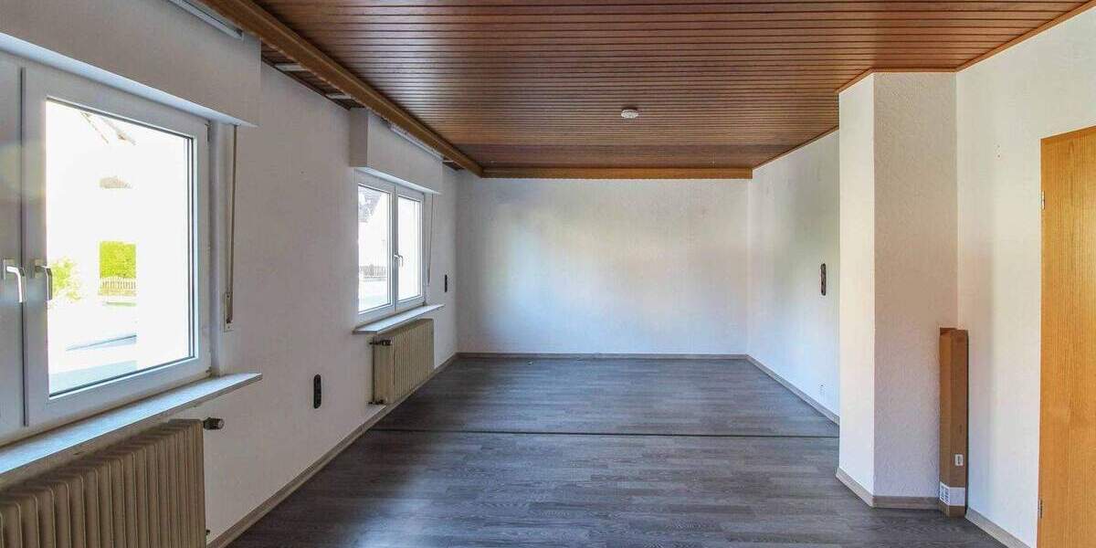 Einziehen und wohlfühlen - sehr gepflegtes Zweifamilienhaus mit Top-Potenzial zur flexiblen Nutzung 8 zimmer