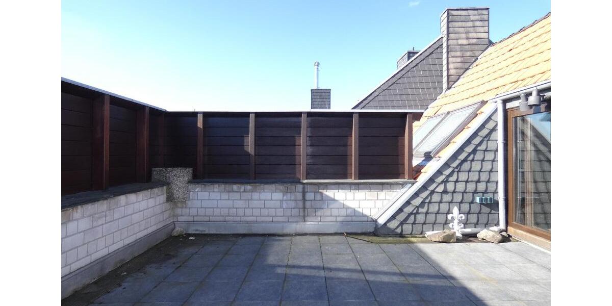 Dachgeschoßwohnung Leverkusen - 4 Zimmer, 173 m&sup2;, 1.350&euro; | Angebot:18656969