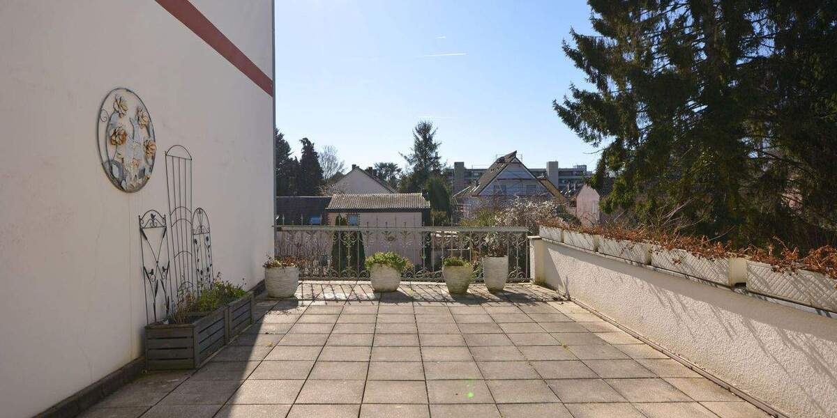 Einfamilienhaus Brühl - 7 Zimmer, 210 m&sup2;, 948.000&euro; | Angebot:25709846