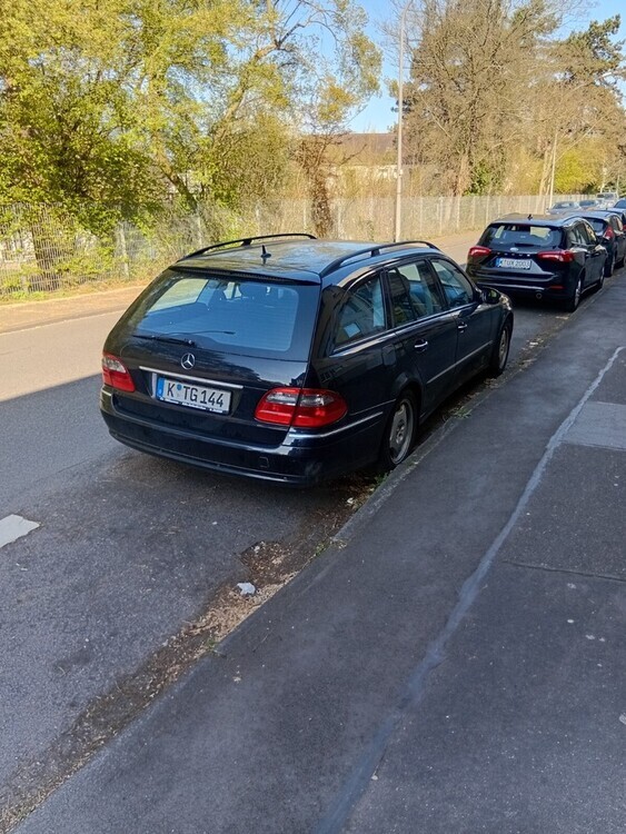 Mercedes-Benz E 280 Combi 4 Matic 271.788 km 3.400 € Köln 50667