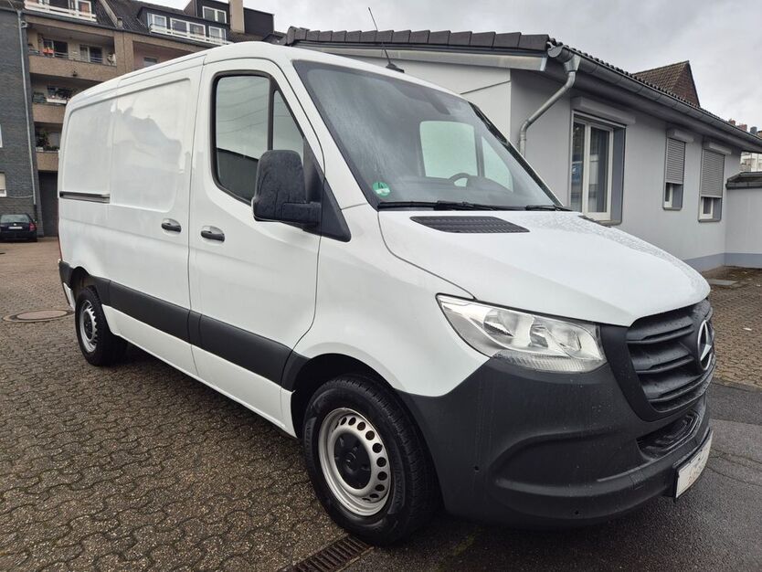 Mercedes-Benz Sprinter 139.600 km 23.990 € Düsseldorf 40591