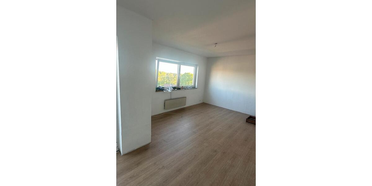 Dachgeschoßwohnung Solingen Aufderhöhe - 2 Zimmer, 70 m&sup2;, 800&euro; | Angebot:26378885
