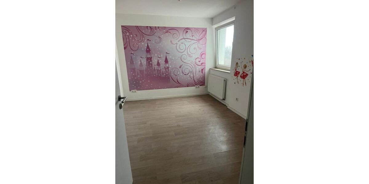 3er-WG-Wohnung - 83 m2 - Balkon - verfügbar ab 15.02.26 flexibel 3 zimmer