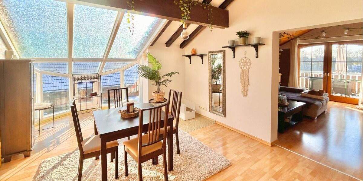 schönes, ruhiges und zentral gelegenes Einfamilienhaus mit zwei Garagen zu verkaufen 1 zimmer