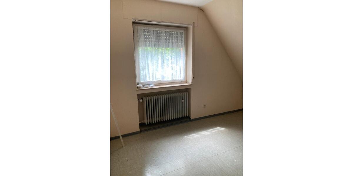 Dachgeschoßwohnung Neuss Reuschenberg - 3 Zimmer, 45 m&sup2;, 650&euro; | Angebot:26347750