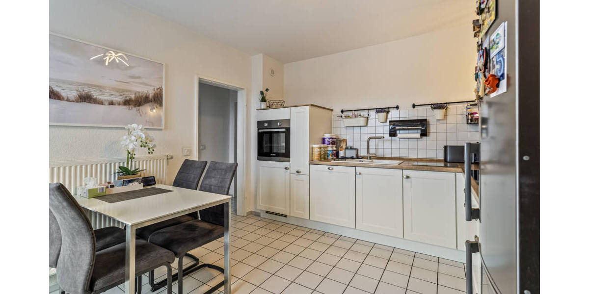 *** Lichtdurchflutete Dachgeschosswohnung mit zwei sonnigen Dachterrassen in Top-Lage *** 2 zimmer