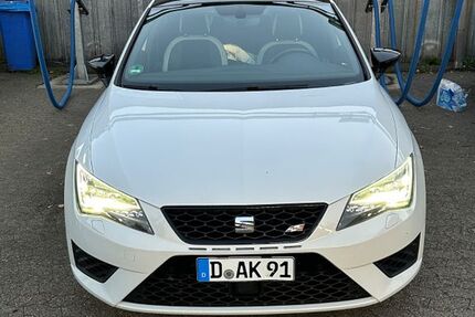 Seat Leon 99.000 km 19.000 &euro; Düsseldorf 40599