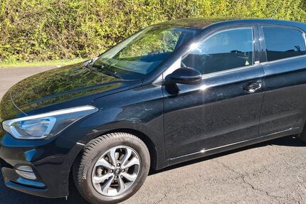 Hyundai i20 54.265 km 9.500 &euro; Troisdorf 53844