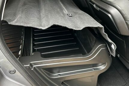 Renault Scenic 149.000 km 9.999 € Düsseldorf 40237