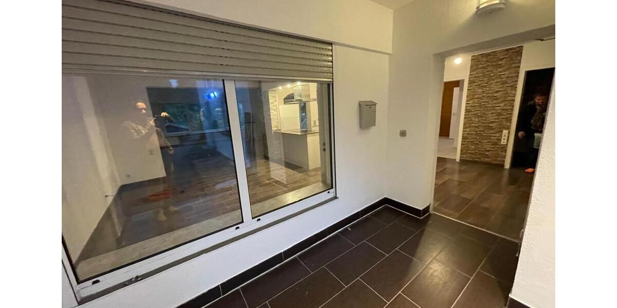 Haus mit Garten in Köln-Weiden + Garage Terrasse 3 zimmer