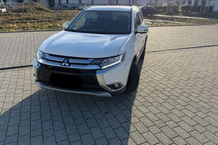 Mitsubishi Outlander 157.000 km 12.700 &euro; Monheim am Rhein 40789