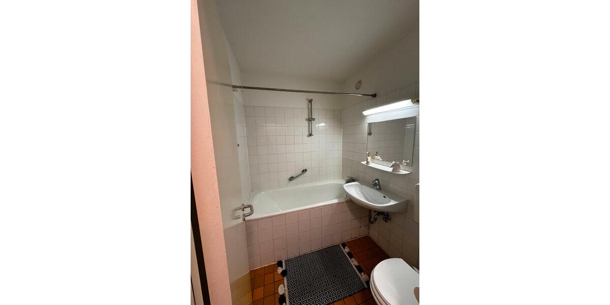 Erdgeschoßwohnung Düsseldorf - 1 Zimmer, 30 m&sup2;, 700&euro; | Angebot:26399872