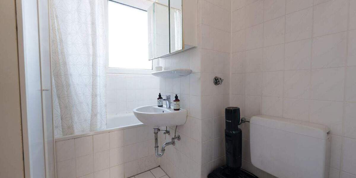 Etagenwohnung Neuss Innenstadt - 4 Zimmer, 80 m&sup2;, 209.000&euro; | Angebot:25399974