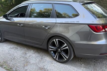 Seat Leon 212.000 km 8.500 &euro; solingen 42655